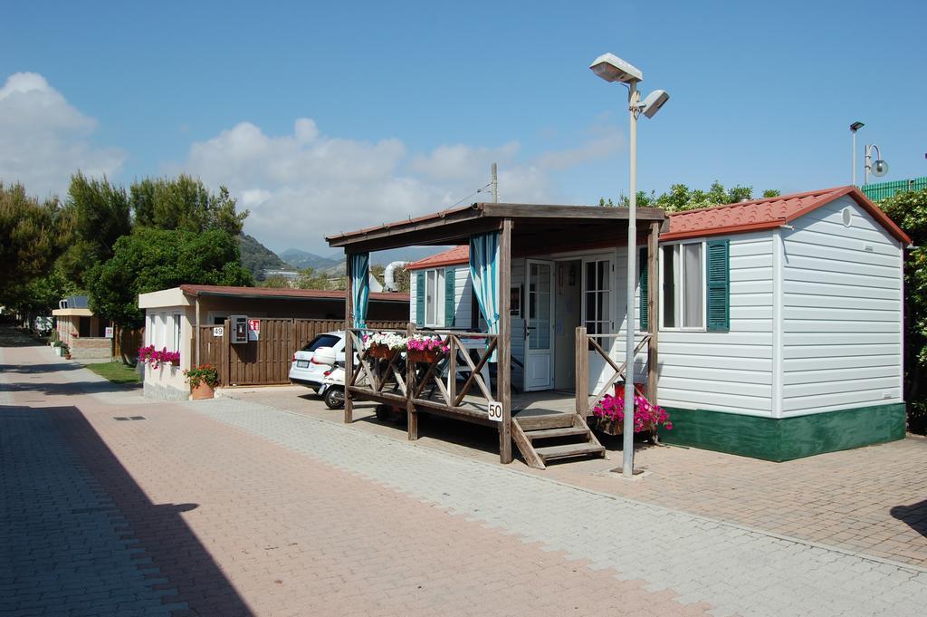 Camping Vallecrosia Exterior foto