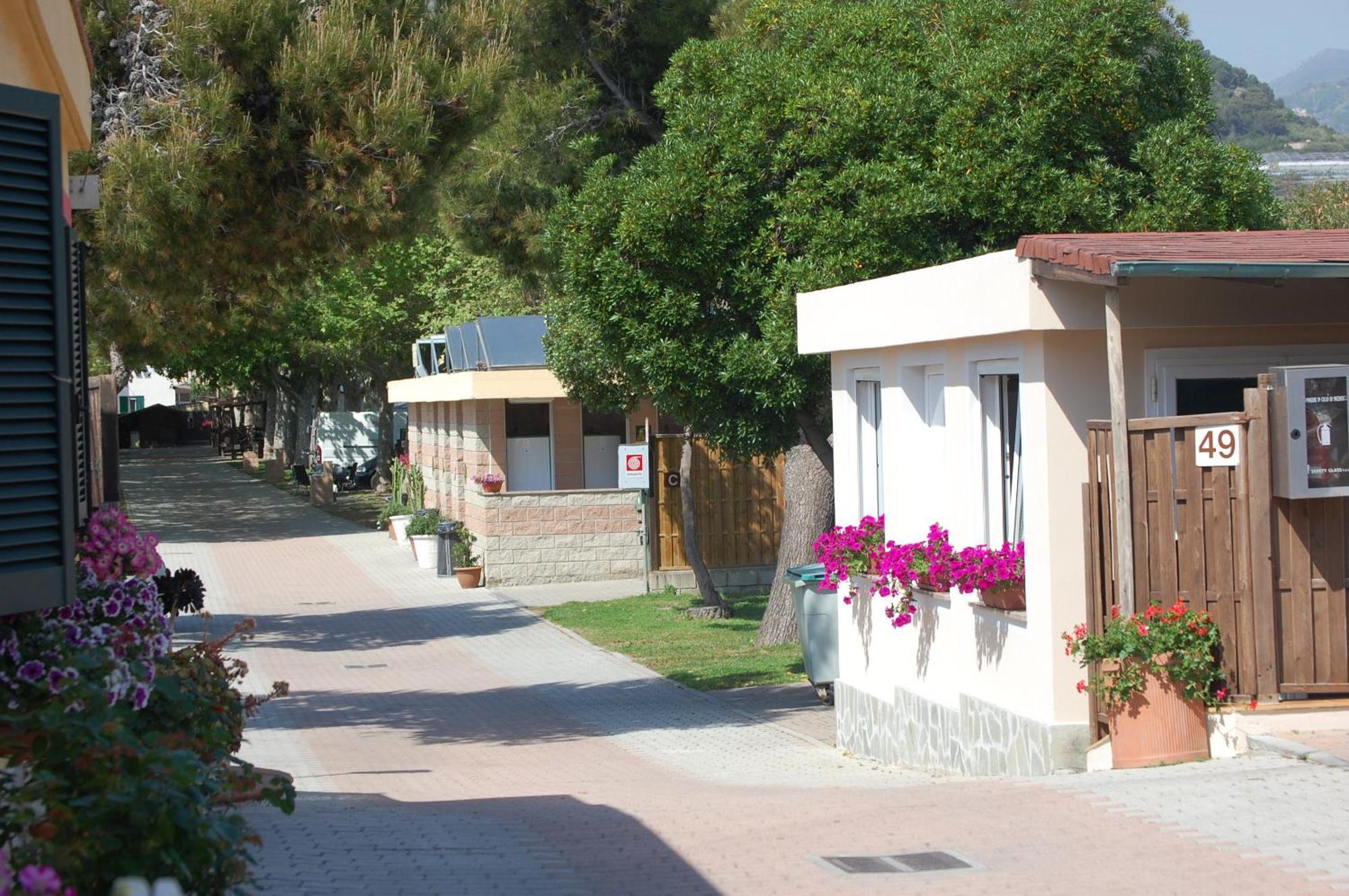 Camping Vallecrosia Exterior foto